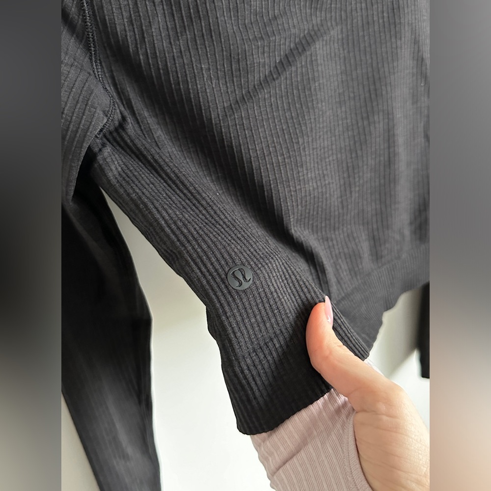 Lululemon cropped long sleeve - Picture 7 of 7